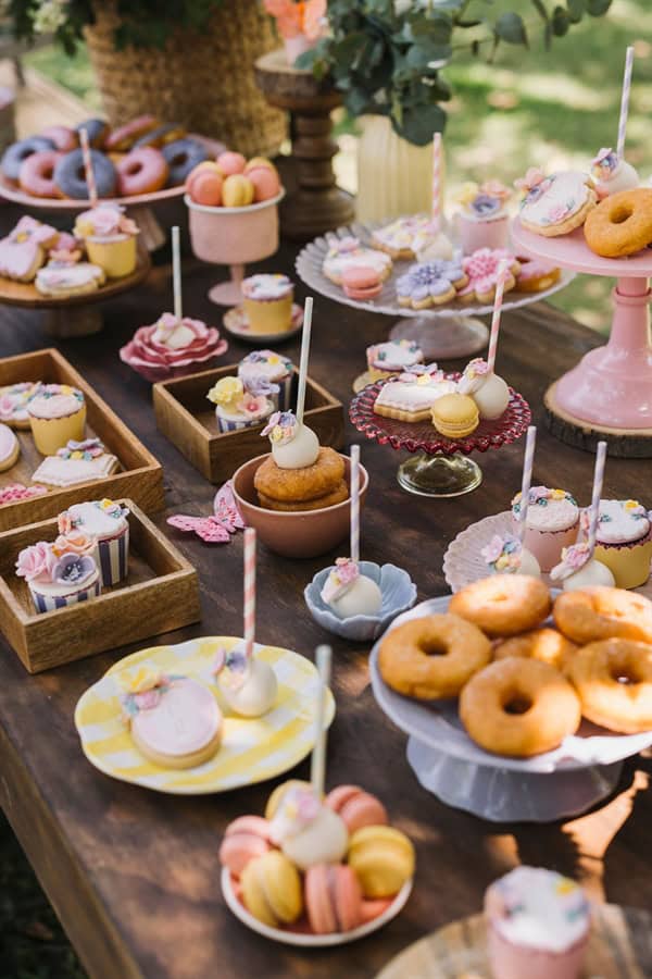 decorative ideas girl baptism floral theme _20