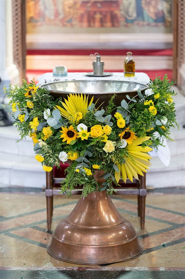 decorative idees bright baptism sunflowers_11