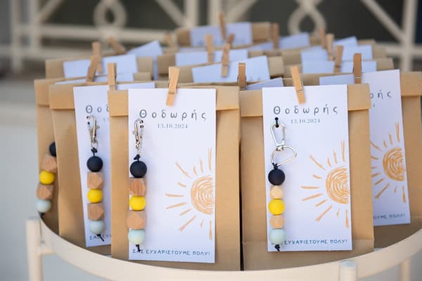 decorative idees bright baptism sunflowers_13