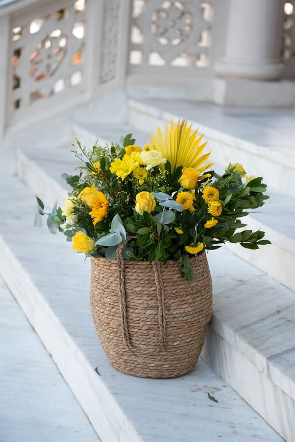 decorative idees bright baptism sunflowers_14