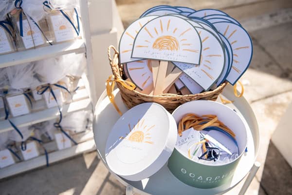 decorative idees bright baptism sunflowers_15