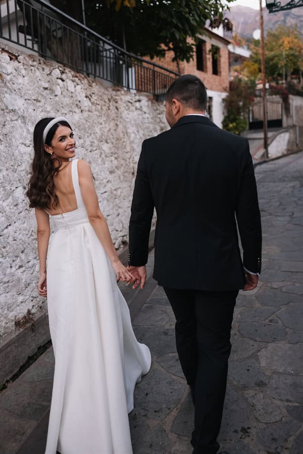 fall-wedding-romantic-details-white-blooms_13