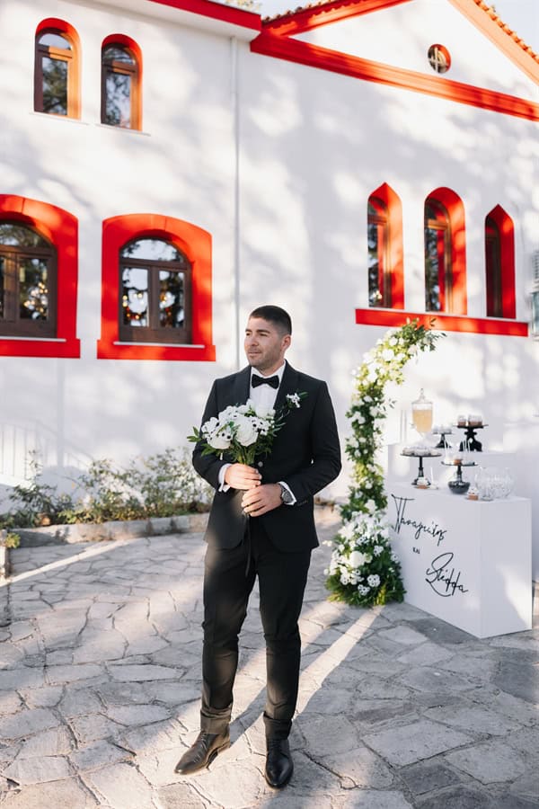 fall-wedding-romantic-details-white-blooms_18