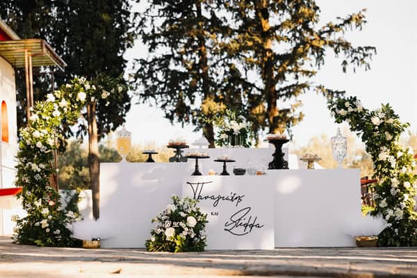 fall-wedding-romantic-details-white-blooms_20