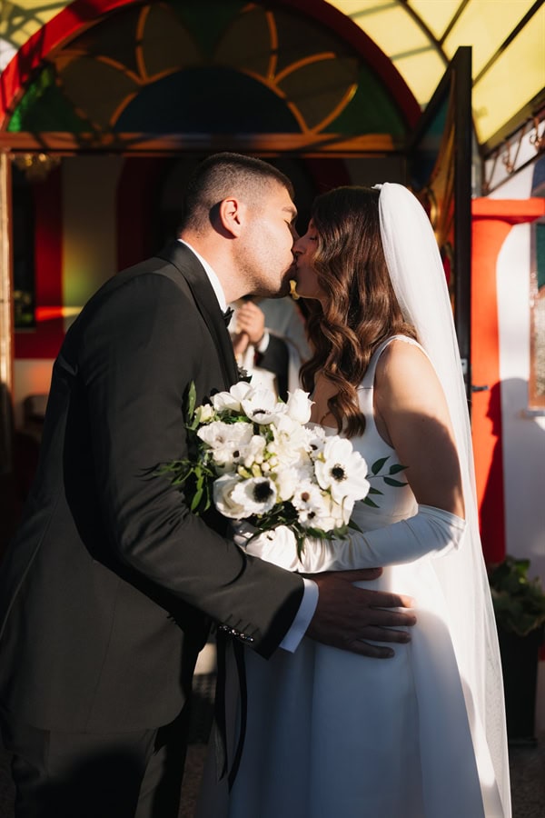 fall-wedding-romantic-details-white-blooms_25