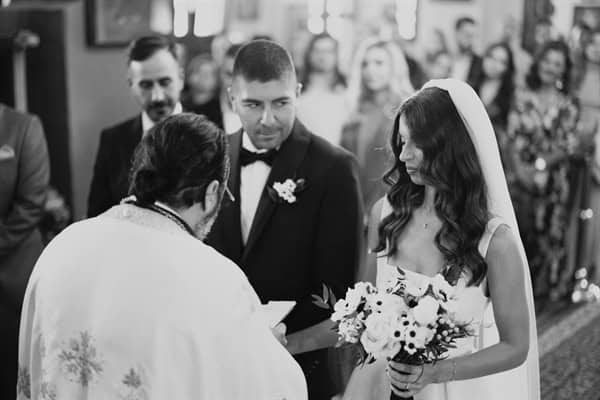 fall-wedding-romantic-details-white-blooms_29