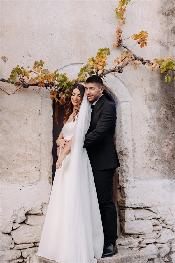 fall-wedding-romantic-details-white-blooms_49